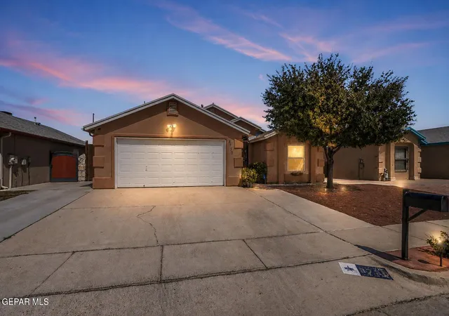 Photo 3 of Sale Pending at 8730 Comet St, El Paso, TX 79904 | MLS# 949824 | Listing updated on 2026-09-08