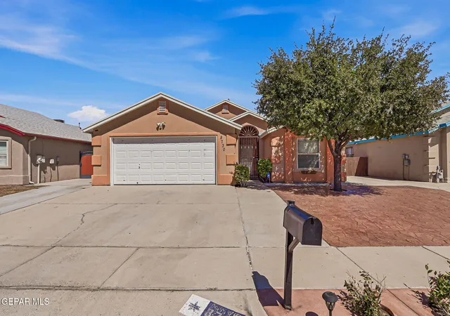 Photo 3 of Sale Pending at 8730 Comet St, El Paso, TX 79904 | MLS# 949824 | Listing updated on 2026-09-08