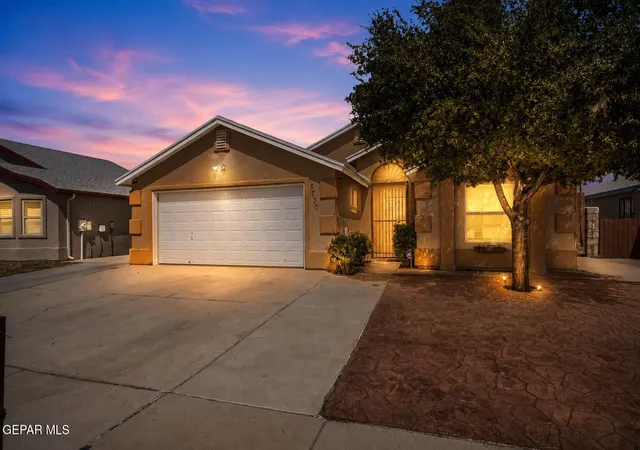 Photo 4 of Sale Pending at 8730 Comet St, El Paso, TX 79904 | MLS# 949824 | Listing updated on 2026-09-08