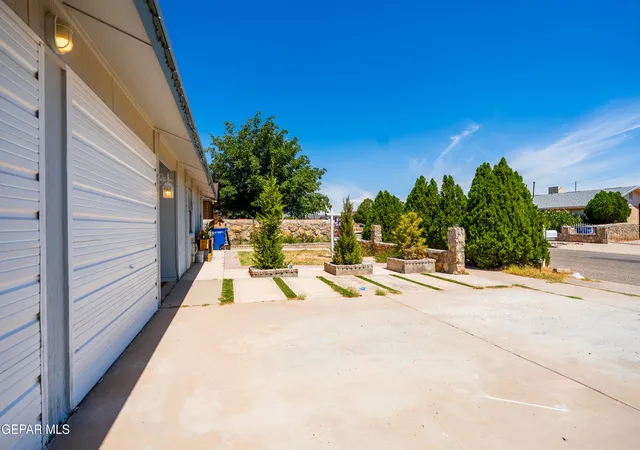 Photo 4 of Single family home for sale at 10713 Onyxstone St, El Paso, TX 79924 | MLS# 949837 | Listing updated on 2026-10-05