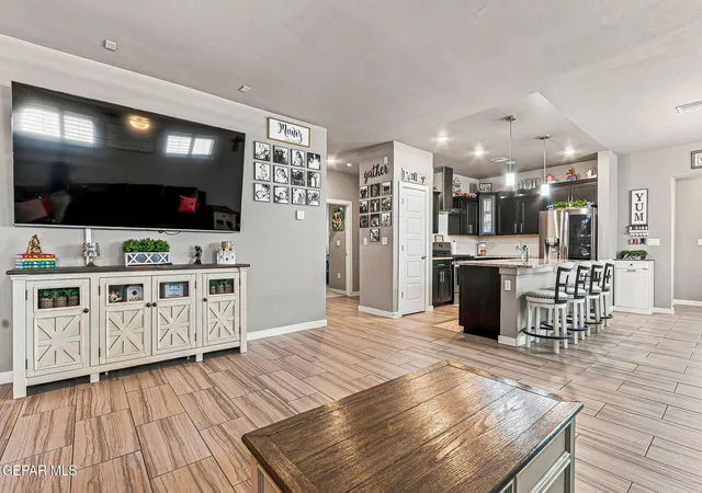 Photo 4 of Single family home for sale at 206 Notts Wy, El Paso, TX 79928 | MLS# 950244 | Listing updated on 2026-08-30
