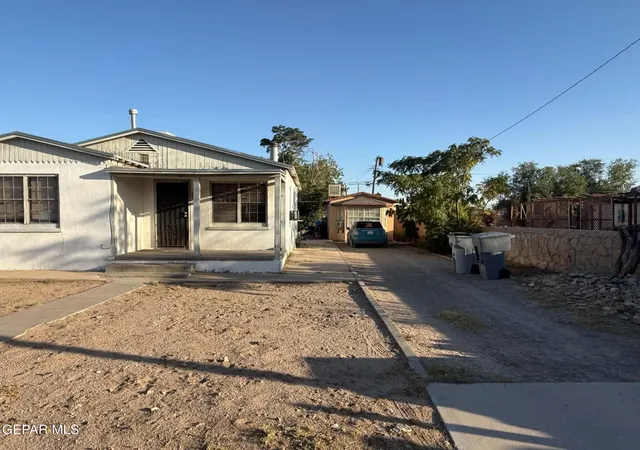 Photo 3 of Single family home for sale at 208 Columbia Ave, El Paso, TX 79907 | MLS# 950118 | Listing updated on 2026-08-27