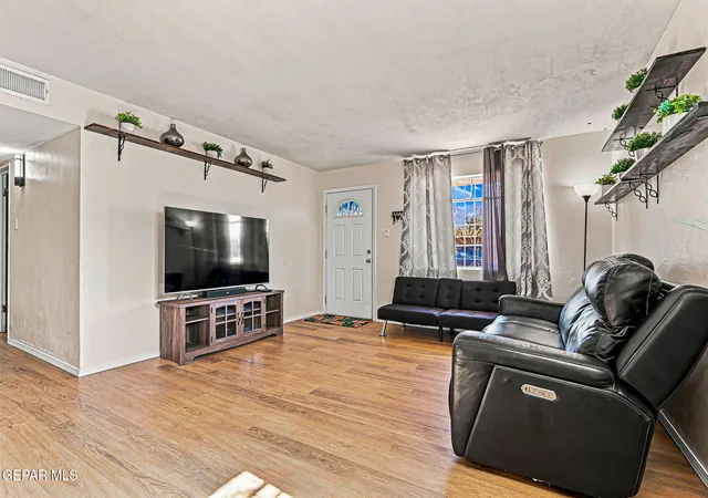 Photo 4 of Sale Pending at 6308 Navajo Ave, El Paso, TX 79925 | MLS# 950152 | Listing updated on 2026-09-26