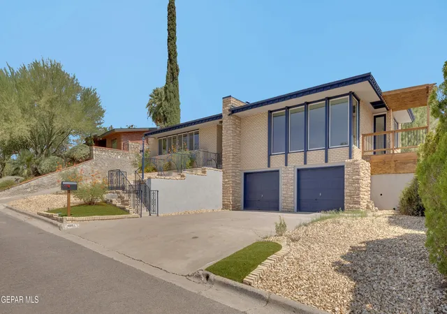 Photo 3 of Single family home for sale at 4004 Flamingo Dr, El Paso, TX 79902 | MLS# 950172 | Listing updated on 2026-09-18