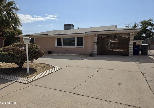 Photo 2 of Sale Pending at 1400 Idlewilde Dr, El Paso, TX 79925 | MLS# 950134 | Listing updated on 2026-09-17