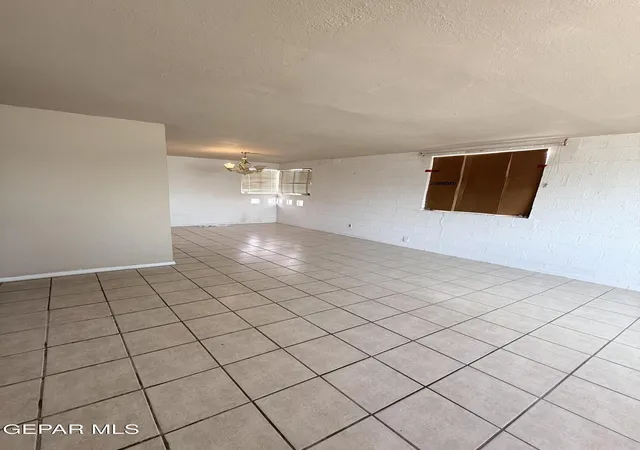 Photo 3 of Sale Pending at 6233 Cherbourg Ave, El Paso, TX 79925 | MLS# 950214 | Listing updated on 2026-09-14