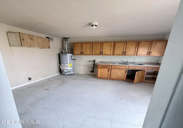 Photo 3 of Sale Pending at 6233 Cherbourg Ave, El Paso, TX 79925 | MLS# 950214 | Listing updated on 2026-09-14