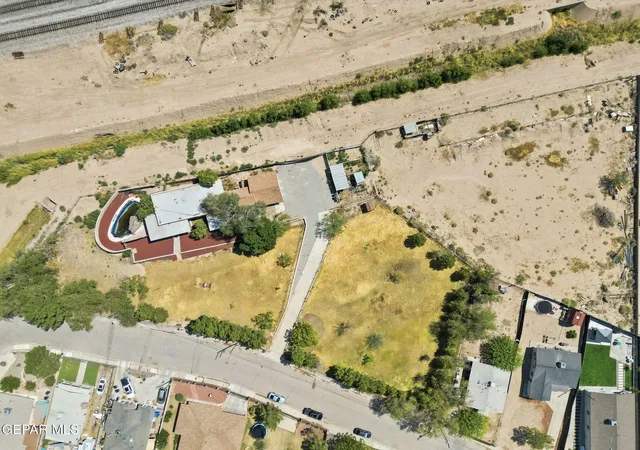 Photo 4 of Single family home for sale at 9401 Pavo Ln, El Paso, TX 79907 | MLS# 950218 | Listing updated on 2026-09-07