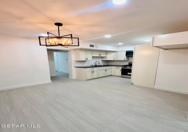 Photo 3 of Single family home for sale at 6210 Cleveland Ave, El Paso, TX 79905 | MLS# 950159 | Listing updated on 2026-09-15