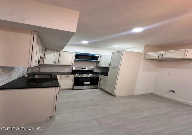 Photo 4 of Single family home for sale at 6210 Cleveland Ave, El Paso, TX 79905 | MLS# 950159 | Listing updated on 2026-09-15