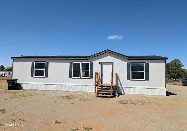 Photo 1 of Manufactured home for sale at 9526 Comet St, Las Cruces, NM 88012 | MLS# 950213 | Listing updated on 2026-08-29