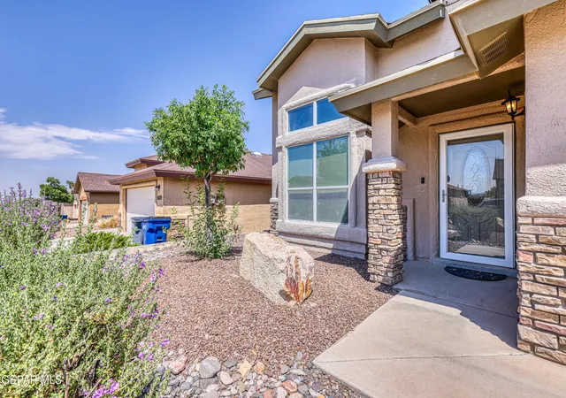 Photo 4 of Single family home for sale at 6825 Cactus Thrush Dr, El Paso, TX 79911 | MLS# 950209 | Listing updated on 2026-09-14