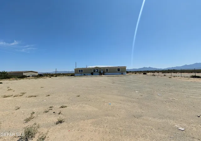 Photo 2 of Manufactured home for sale at 12163 Holman Rd, Las Cruces, NM 88012 | MLS# 950215 | Listing updated on 2026-08-29