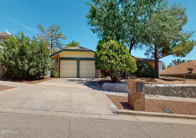 Single family home for sale at 724 Cheltenham Dr, El Paso, TX 79912 | MLS# 951988