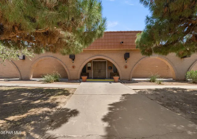 Photo 4 of Townhouse for sale at 230 Montego Bay Dr, El Paso, TX 79912 | MLS# 950308 | Listing updated on 2026-09-20