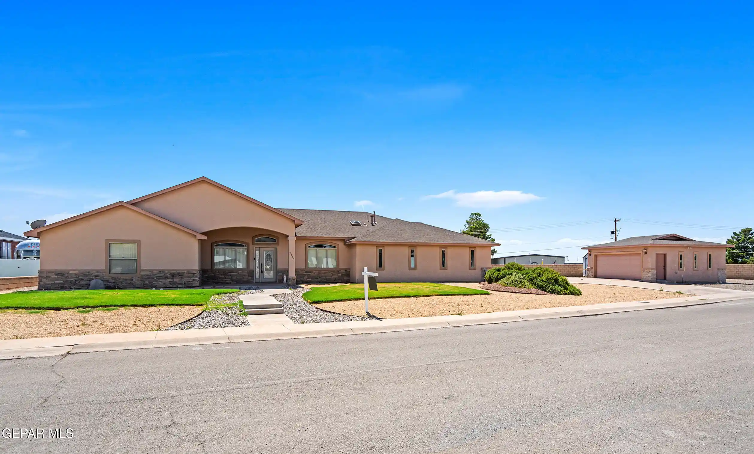 Photo 1 of Single family home for sale at 2140 Cielo Grande Ct, Alamogordo, NM 88310 | MLS# 952652 | Listing updated on 2026-10-10