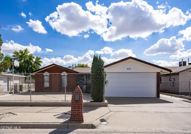 Single family home for sale at 912 Agua Prieta Dr, El Paso, TX 79907 | MLS# 952450