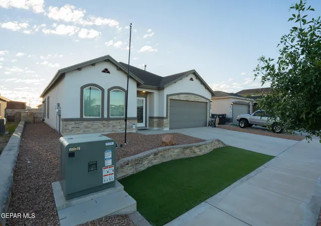 Photo 1 of Single family home for sale at 1080 Summer Night Pl, Horizon City, TX 79928 | MLS# 952625 | Listing updated on 2026-10-27