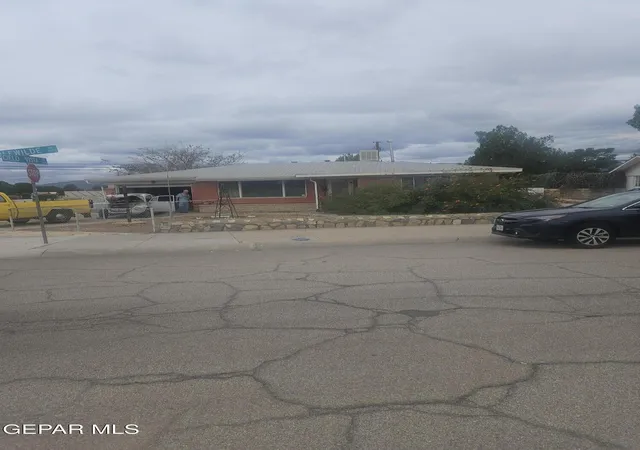 Photo 1 of Single family home for sale at 1201 Idlewilde Dr, El Paso, TX 79925 | MLS# 952486 | Listing updated on 2026-10-23