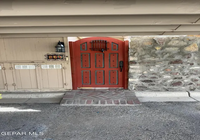 Townhouse for sale at 201 Montebello Dr, El Paso, TX 79912 | MLS# 952966