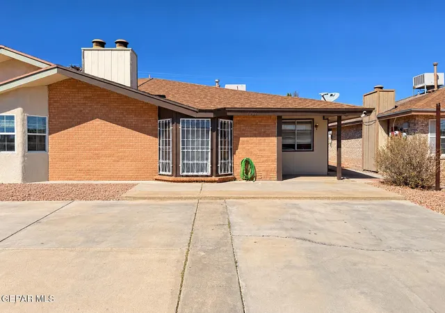 Multi family home for sale at 1907 Estrada Dr, El Paso, TX 79936 | MLS# 953028