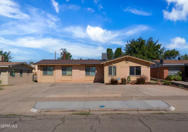 Photo 1 of Single family home for sale at 10133 Renfrew Dr, El Paso, TX 79925 | MLS# 953032 | Listing updated on 2026-10-27