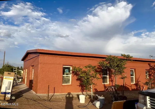 Photo 1 of Single family home for sale at 304 E Desert St, Van Horn, TX 79855 | MLS# 953410 | Listing updated on 2026-10-29