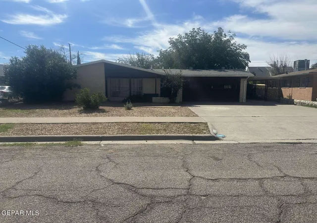 Single family home for sale at 10024 Chezelle Dr, El Paso, TX 79925 | MLS# 953426