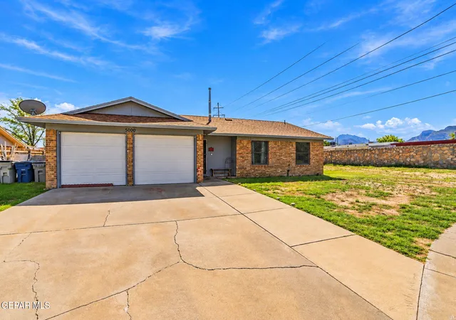 Single family home for sale at 5000 Cockrell Ln, El Paso, TX 79924 | MLS# 953527