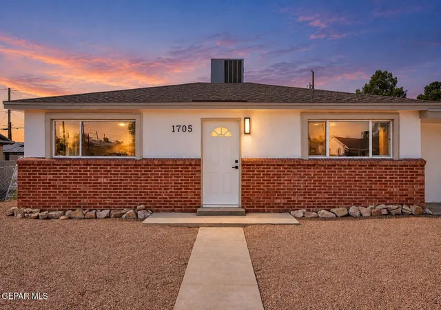 Photo 1 of Single family home for sale at 1705 Chelsea St, El Paso, TX 79903 | MLS# 953542 | Listing updated on 2026-10-28