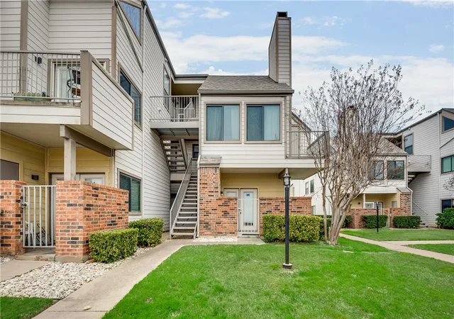 Condo for sale at 3121 Sondra Dr #203, Fort Worth, TX 76107 | MLS# 14013575 | Listing updated on 2022-04-07