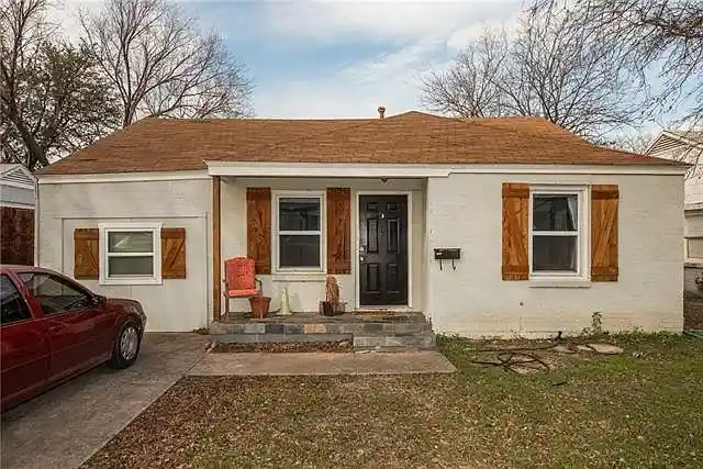 Photo 1 of Sale Pending at 2800 W Bewick St, Fort Worth, TX 76109 | MLS# 14389687 | Listing updated on 2024-09-30