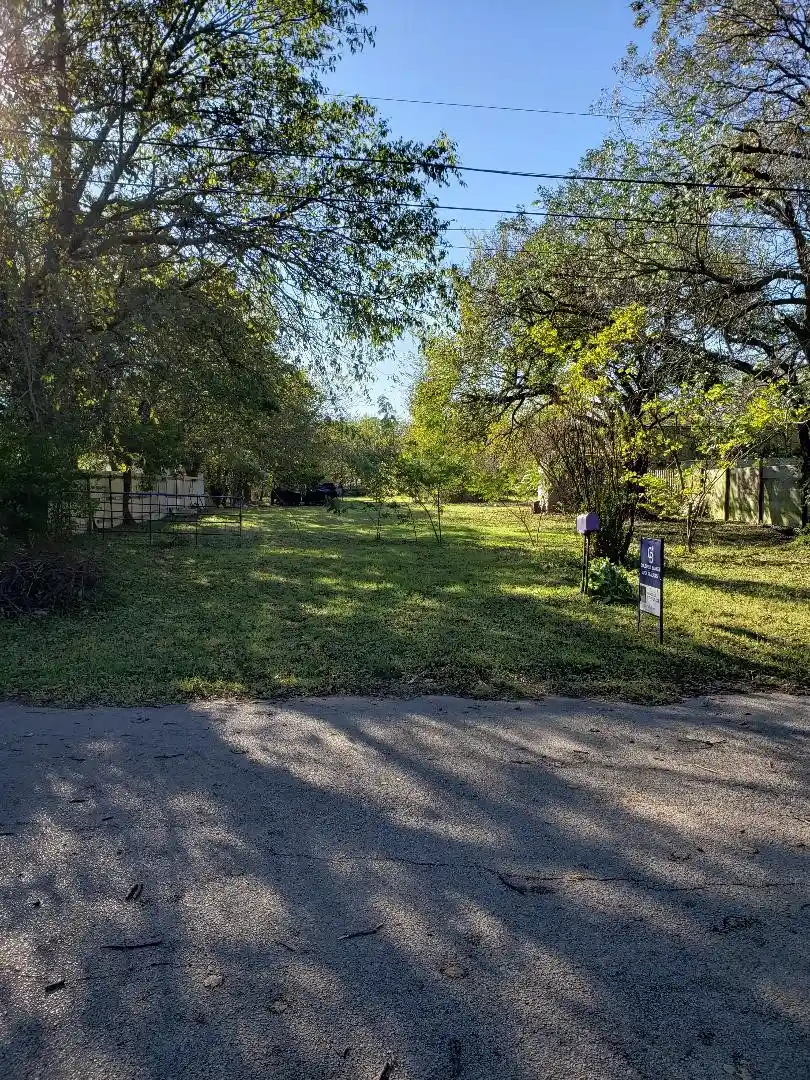 Photo 1 of Sale Pending at 1226 E James St, Cleburne, TX 76031 | MLS# 14700166 | Listing updated on 2024-09-30