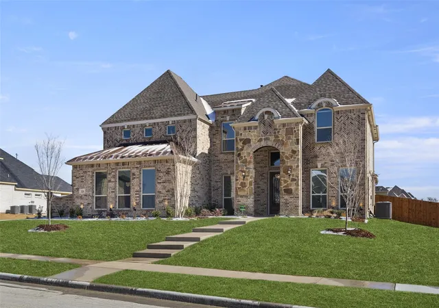2nd image of 320 Cheyenne Mountain Dr, Red Oak, TX 75154 | MLS# 20087803