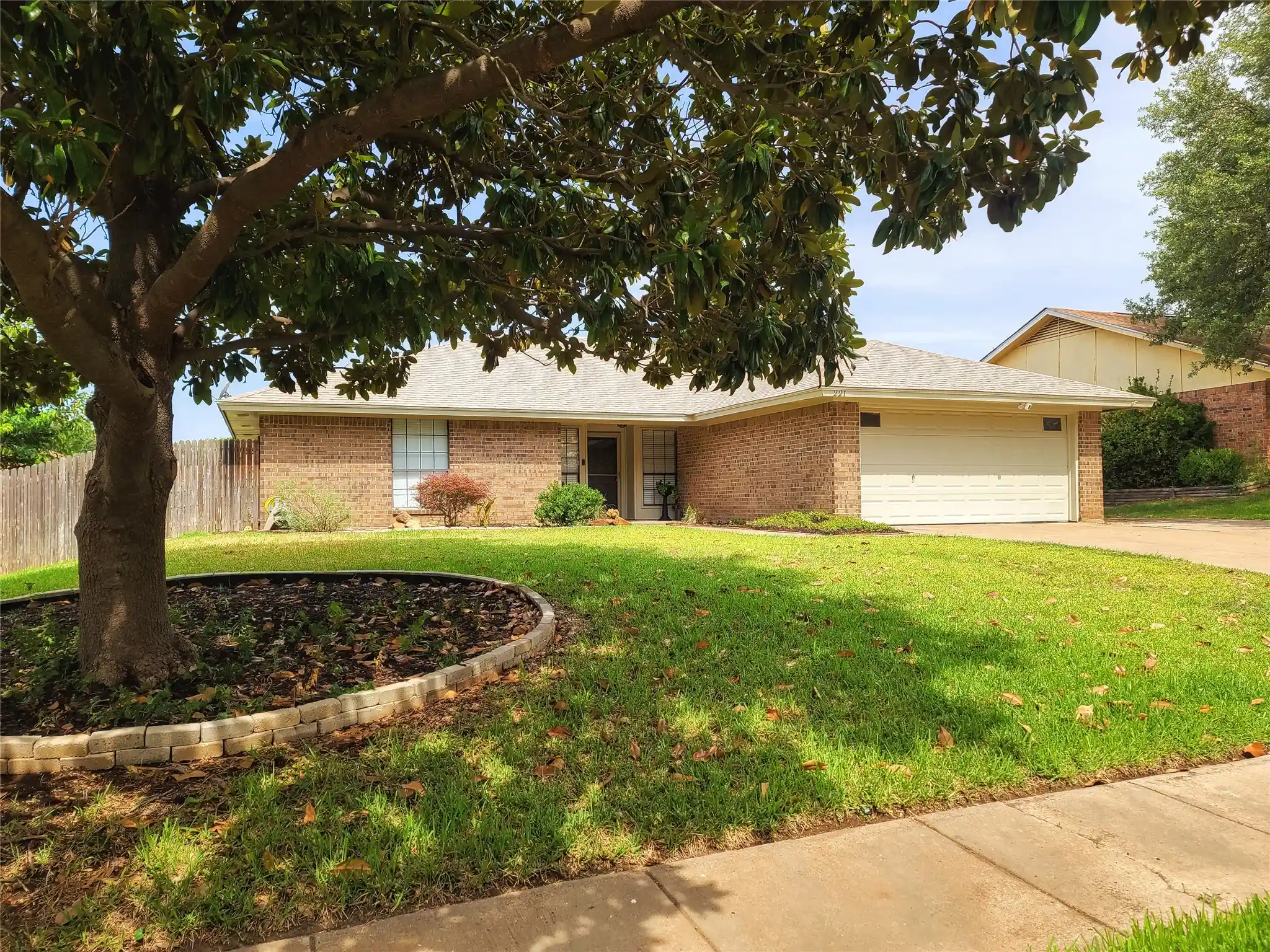 Photo 1 of Sale Pending at 221 Lansford Dr, Benbrook, TX 76126 | MLS# 20114653 | Listing updated on 2024-09-30