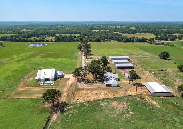 Photo 3 of House for sale at 9208 Fm 17, Grand Saline, TX 75140 | MLS# 20396080 | Listing updated on 2026-09-28