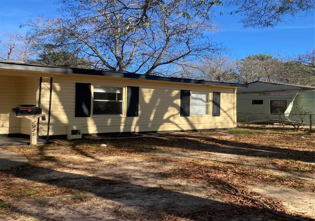 Photo 3 of Single family home for sale at 2928 Amherst St, Shreveport, LA 71108 | MLS# 20399612 | Listing updated on 2026-07-27