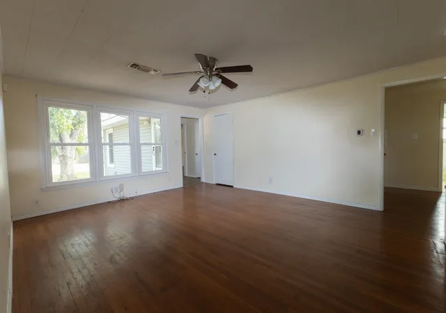 Photo 3 of Single family home for sale at 2010 4Th St, Brownwood, TX 76801 | MLS# 20470850 | Listing updated on 2026-08-17