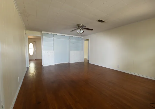 Photo 4 of Single family home for sale at 2010 4Th St, Brownwood, TX 76801 | MLS# 20470850 | Listing updated on 2026-08-17