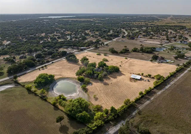 Photo 3 of Sale Pending at 2000 Ranch House Rd, Willow Park, TX 76087 | MLS# 20518304 | Listing updated on 2026-08-03