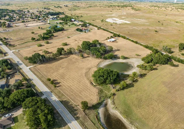 Photo 3 of Sale Pending at 2000 Ranch House Rd, Willow Park, TX 76087 | MLS# 20518304 | Listing updated on 2026-08-03