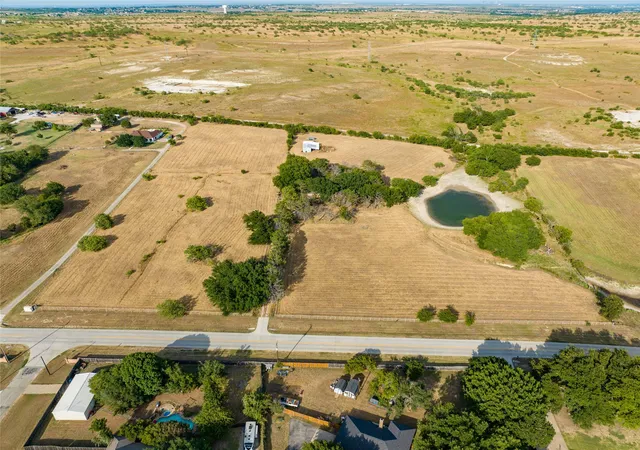 Photo 4 of Sale Pending at 2000 Ranch House Rd, Willow Park, TX 76087 | MLS# 20518304 | Listing updated on 2026-08-03