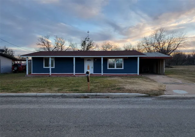 Homes for sale in Jacksboro, TX | 623 W Mesquite St, Jacksboro, TX 76458 | MLS# 20524623