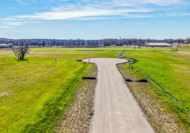 4th image of 1012 Lambert Ct, Weatherford, TX 76088 | MLS# 20541703