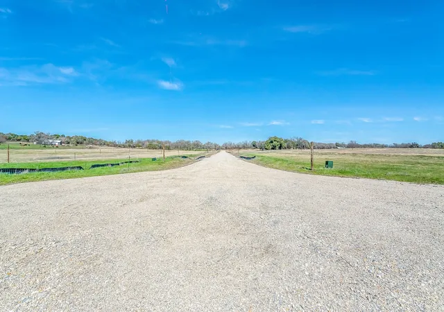 5th image of 1012 Lambert Ct, Weatherford, TX 76088 | MLS# 20541703