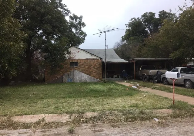 Homes for sale in Coleman, TX | 705 W 6th St, Coleman, TX 76834 | MLS# 20556693