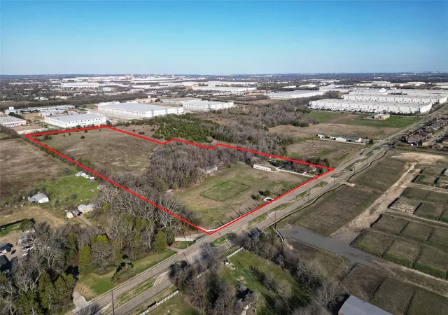 Photo 1 of Sale Pending at 2105 N Houston School Rd, Lancaster, TX 75134 | MLS# 20562295 | Listing updated on 2026-08-30