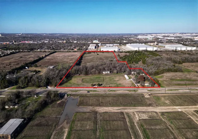 Photo 3 of Sale Pending at 2105 N Houston School Rd, Lancaster, TX 75134 | MLS# 20562295 | Listing updated on 2026-08-30