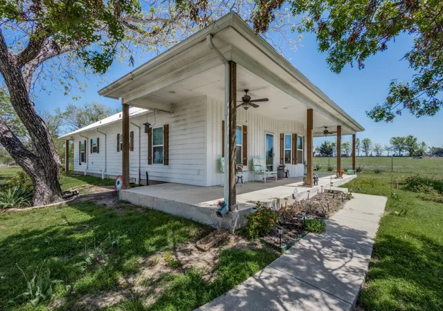 Photo 3 of Single family home for sale at 4953 County Rd 413, Melissa, TX 75454 | MLS# 20570037 | Listing updated on 2026-09-04