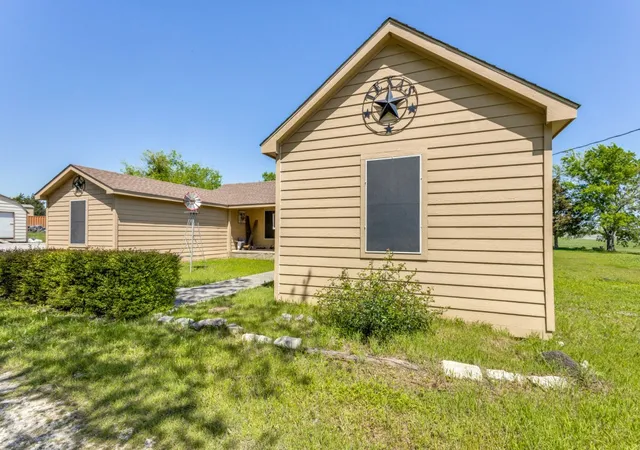 Photo 3 of Single family home for sale at 5215 County Rd 413, Melissa, TX 75454 | MLS# 20562380 | Listing updated on 2026-09-04